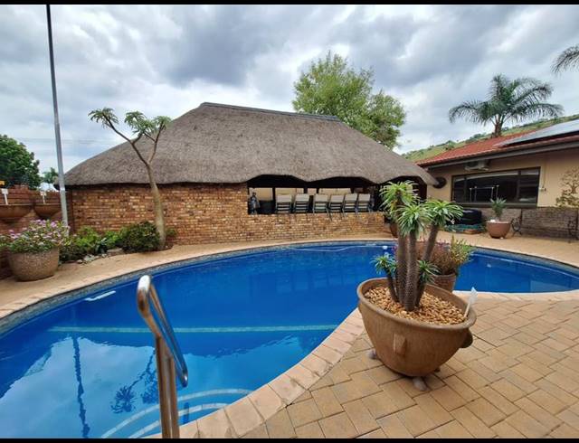 4 BEDROOM HOUSE FOR SALE IN PRETORIA GARDENS
